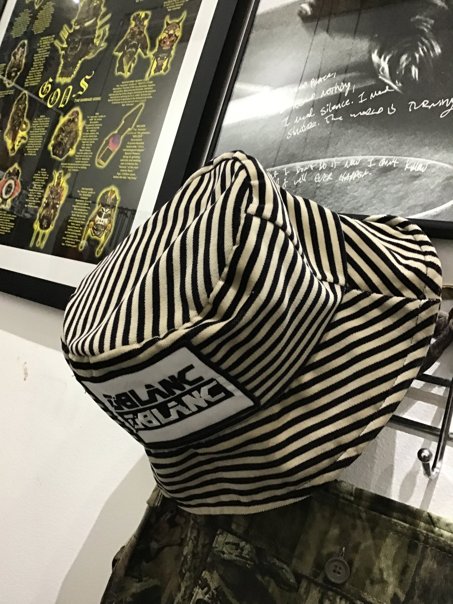 Striped velour bucket hat
